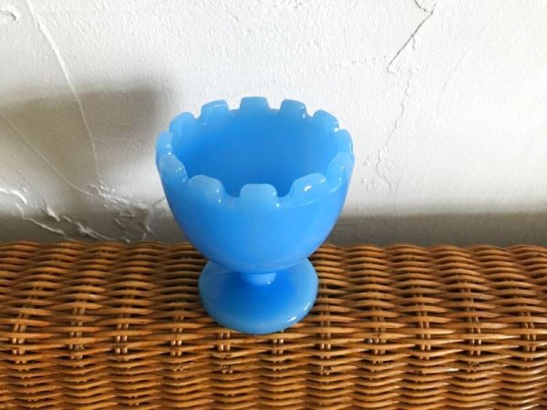 画像3: 灰皿コレクションNo.18◇ミルクガラス◇ブルー◇脚付き◇デッドストック (3)