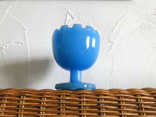 画像4: 灰皿コレクションNo.18◇ミルクガラス◇ブルー◇脚付き◇デッドストック (4)